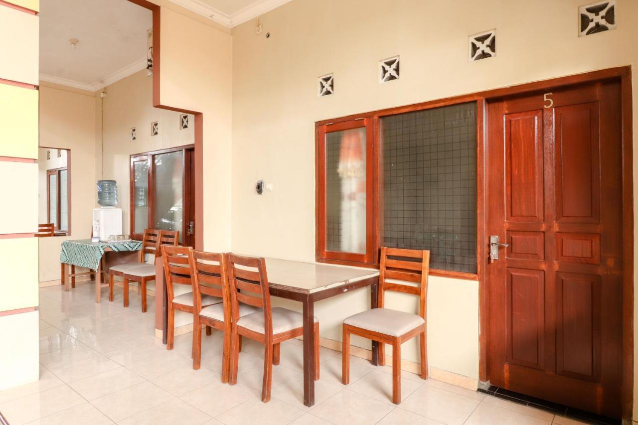 The Joglo Family Hotel Magelang Exterior photo